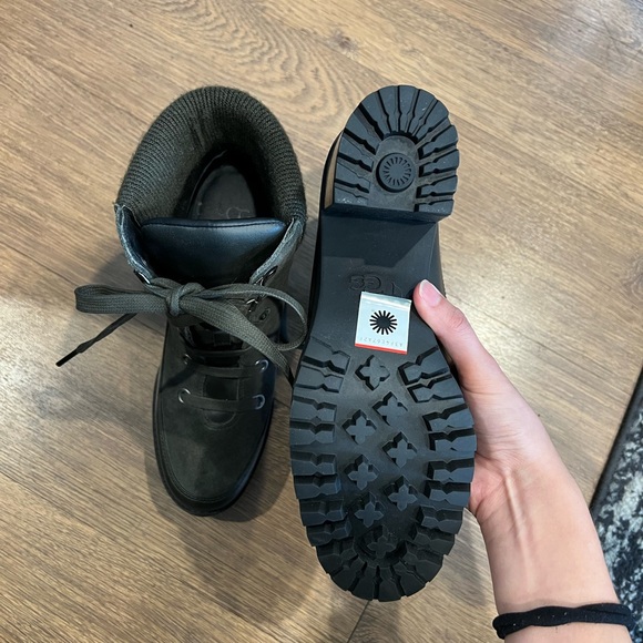 New Ugg redwood green boots - Picture 4 of 6